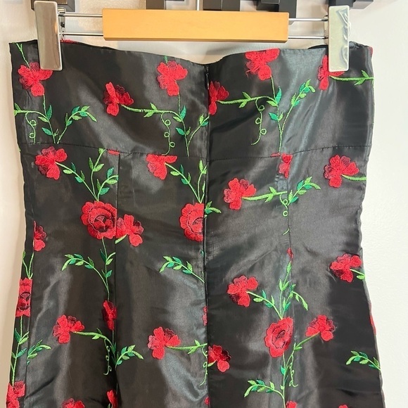 SWEET Chemise Strapless Black Satin with Embroidered Roses Size 8 - Picture 6 of 12